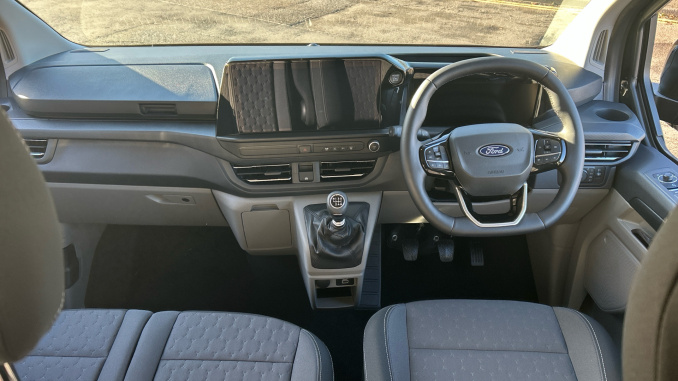 Ford Transit Custom 320 L1 Diesel Fwd 2.0 EcoBlue 150ps H1 Double Cab Van Limited - Image 18